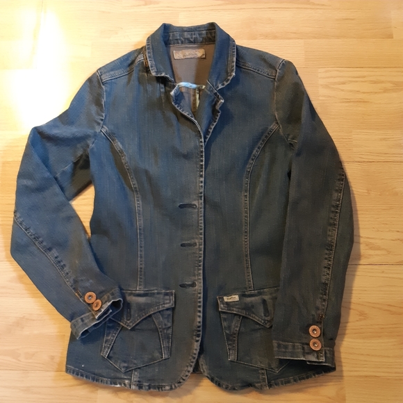 Signature by Levi Strauss Jackets & Blazers - Levi Strauss Jean Jacket